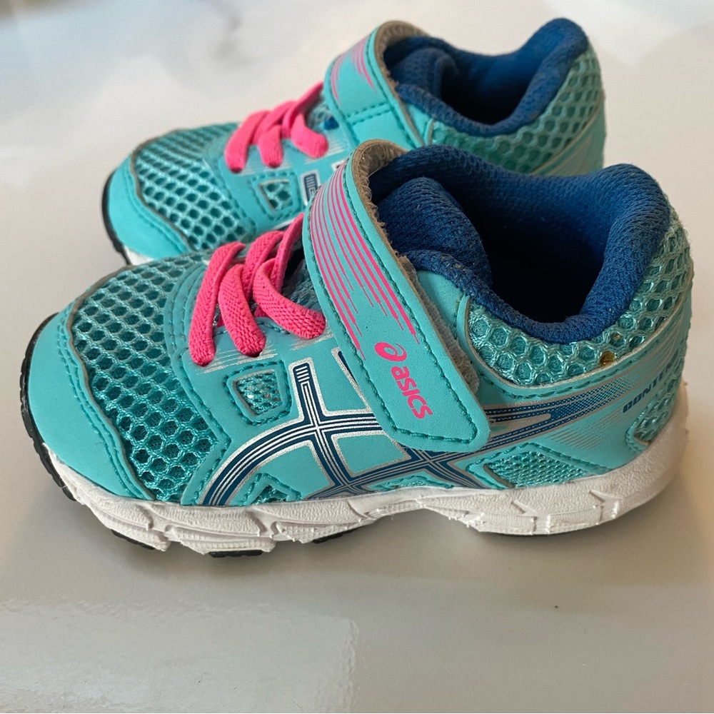 ASICS toddler running shoes. Size 4.  New without tags. Never worn.